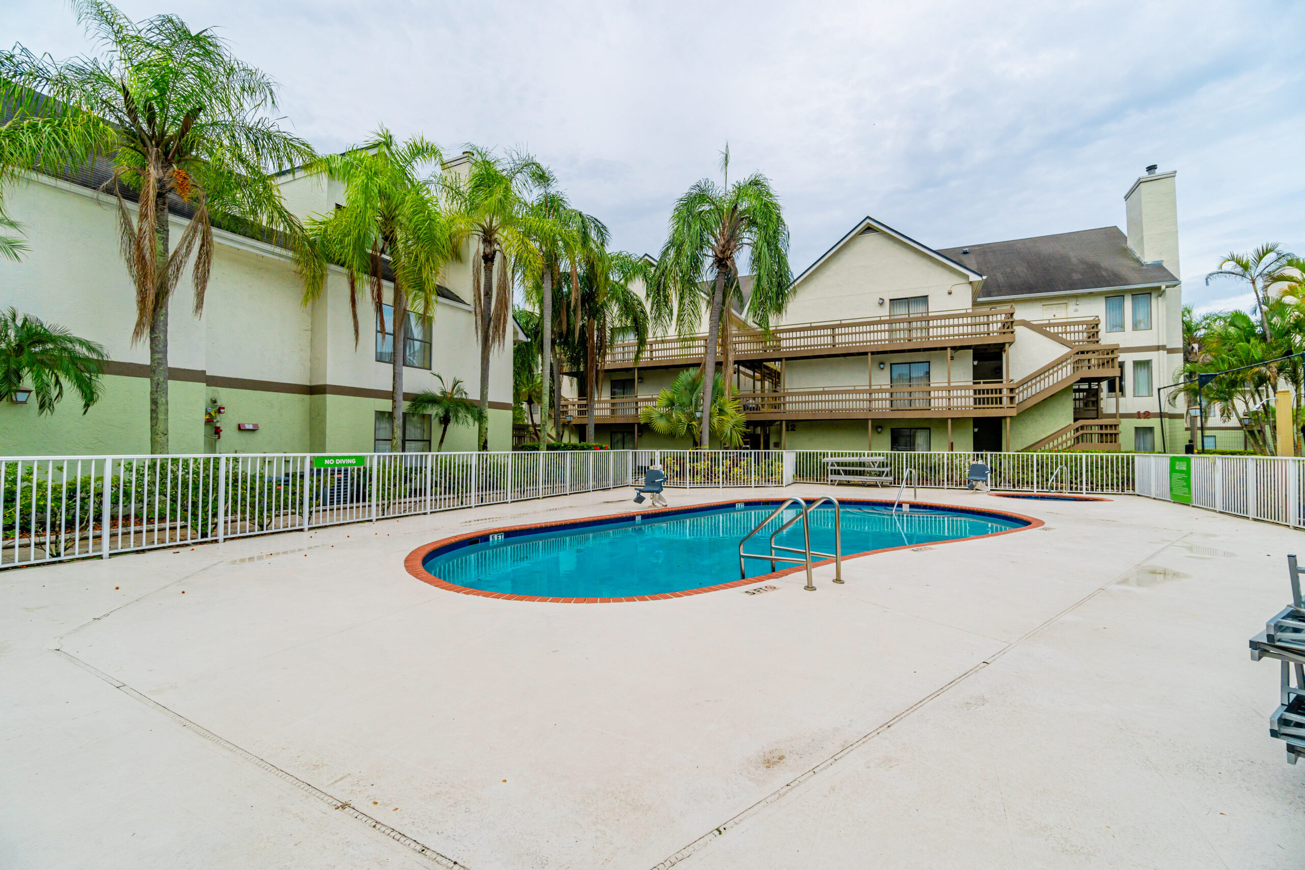Doral Inn & Suite gallery 1